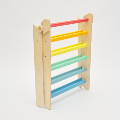 Triángulo Pikler de madera - colores arcoiris - juguete infantil para trepar Busykids