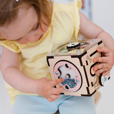 Cubo pequeño de actividades Minicubo de madera - juguete infantil Busykids