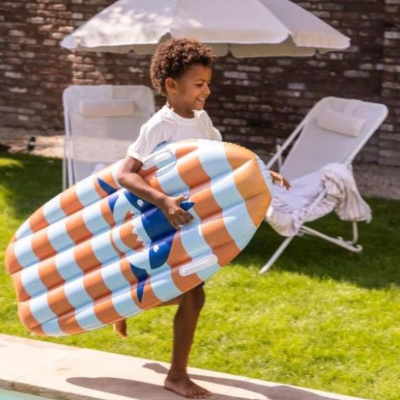 Flotador infantil tabla de surf hinchable con asas Swim Essentials para mayores de 6 años Swim Essentials