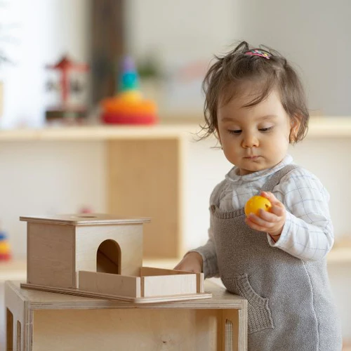 ¿Cómo la metodología Montessori ayuda a los peques a desarrollar su creatividad e imaginación?